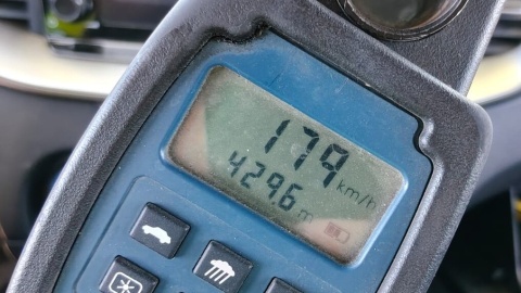 Dwóch kierowców BMW znacznie przekroczyło prędkość na DK 15 między Toruniem a Brodnicą/fot. KPP w Wąbrzeźnie