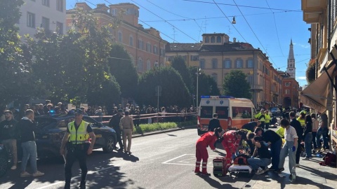 Kierowca staranował przechodniów w Modenie/ot. PAP/EPA/GIORGIA BASSOLI