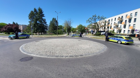 Nadanie rondu na skrzyżowaniu ulic Grudziądzkiej i Polskiego Czerwonego Krzyża w Toruniu imienia sierżanta Piotra Dulkiewicza/fot. Facebook/KWP w Bydgoszczy