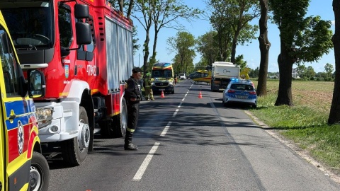 W Chlebowie pod Lipnem, na drodze wojewódzkiej 557 zderzyły się dwa samochody/Fot. KP PSP w Lipnie