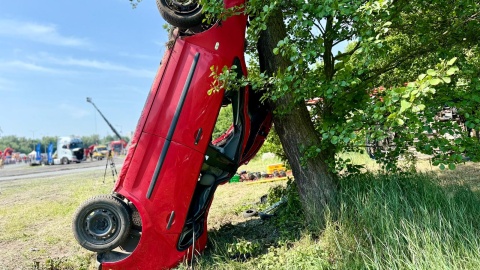 Strażacy podczas ćwiczeń, które doskonalą ich umiejętności ratowania życia. / Fot. Izabela Langner