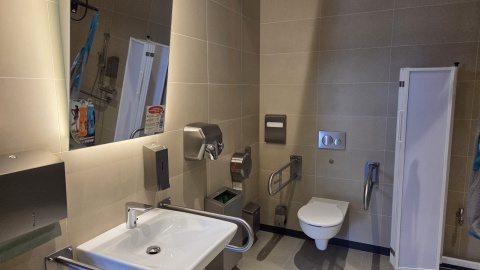 Region ma swoją pierwszą „komfortkę", czyli przydrożne pomieszczenie sanitarno-higieniczne z udogodnieniami dla osób niepełnosprawnych/fot. Marcin Doliński