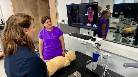 Collegium Medicum UMK w Bydgoszczy pochwaliło się inwestycjami, które mogło zrealizować dzięki pieniądzom z Krajowego Planu Odbudowy. Do uczelni trafiło prawie 112 mln zł/fot. Izabela Langner