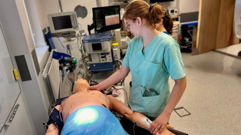 Collegium Medicum UMK w Bydgoszczy pochwaliło się inwestycjami, które mogło zrealizować dzięki pieniądzom z Krajowego Planu Odbudowy. Do uczelni trafiło prawie 112 mln zł/fot. Izabela Langner