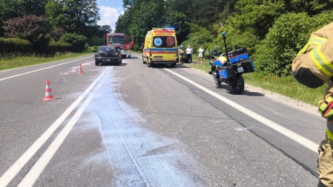 Jedna osoba w szpitalu po zderzeniu dwóch osobówek niedaleko Torunia, na DK80/fot. Ochotnicza Straż Pożarna w Toporzysku/Facebook