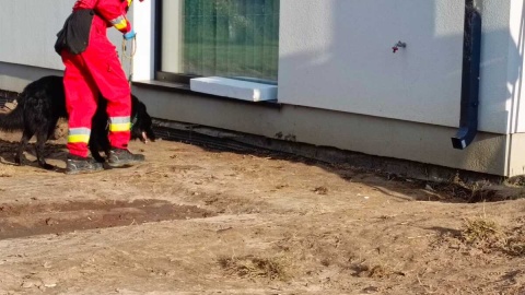 Działania służb na miejscu znalezienia ludzkich szczątków/fot. KMP w Rzeszowie