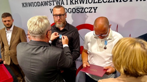 Światowy Dzień Krwiodawcy w Urzędzie Wojewódzkim w Bydgoszczy. Wręczono odznaczenia/fot. Izabela Langner