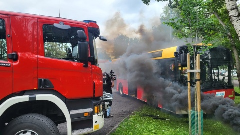 Symulacja pożaru autokaru/fot. KP PSP Inowrocław/Facebook