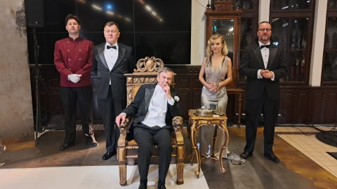 Premiera spektaklu „Zmierzch bogów”, opartego na scenariuszu legendarnego filmu Luchino Viscontiego, już w piątek (19 czerwca) w historycznych wnętrzach bydgoskiego Muzeum Wodociągów/ Fot. Ewa Dąbska-Wieczorkowska