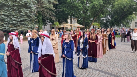 W Parku Solankowym odbyła się inscenizacja koronacji Jadwigi Andegaweńskiej/ Fot. Marcin Glapiak