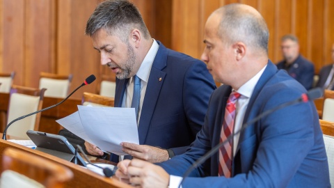 Sejmik województwa przyjął uchwałę intencyjną w sprawie likwidacji dwóch filii biblioteki publicznej w Bydgoszczy/fot. Szymon Zdziebło