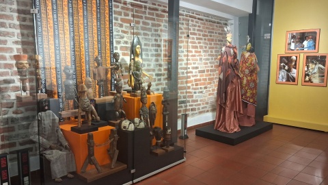 Muzeum Podróżników im. Tony’ego Halika zaprasza na wystawę lalek teatralnych pochodzących z różnych regionów Afryki Zachodniej i Środkowej/fot. Iwona Muszytowska-Rzeszotek