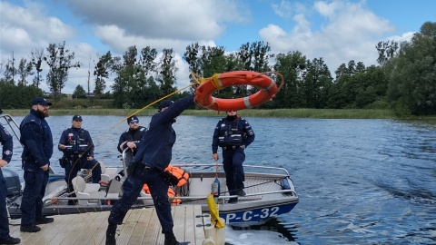 Policjanci z regionu ćwiczyli ratowanie tonących/fot. Policja Kujawsko-Pomorska
