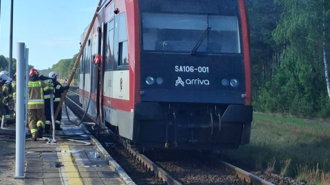 Palił się szynobus jadący na trasie Bydgoszcz-Czersk/fot. PSP Tuchola