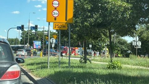 Dwa osobowe auta zderzyły się u zbiegu Fordońskiej i Kamiennej w Bydgoszczy/fot. nadesłane