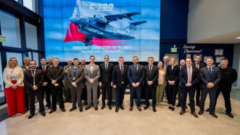 WZL Nr 2 z Bydgoszczy i Embraer podpisały porozumienie o współpracy/fot. wzl2.mil.p