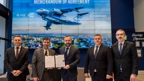 WZL Nr 2 z Bydgoszczy i Embraer podpisały porozumienie o współpracy/fot. wzl2.mil.p