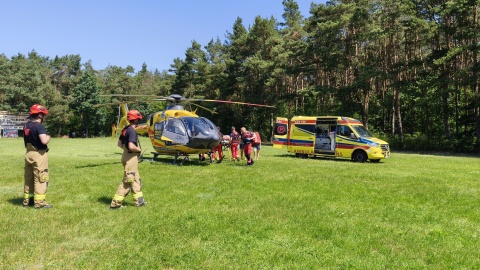 Motorowerzysta zderzył się z samochodem osobowym/fot. PSP Golub-Dobrzyń (dzięki uprzejmości Golub-Dobrzyn24)
