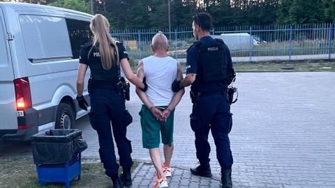 Mężczyzna był poszukiwany przez Sąd Rejonowy w Bydgoszczy do odbycia kary 1,5 roku pozbawienia wolności za jazdę po alkoholu/ Fot. KMP w Bydgoszczy
