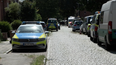 Według informacji policji wszyscy zabici - cztery kobiety i mężczyzna - to osoby dorosłe/ Fot. PAP/EPA/Fabian Hoefig