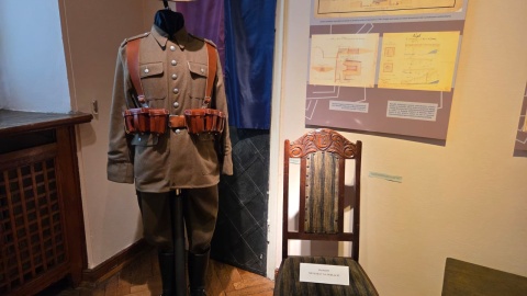 Powstała unikatowa jubileuszowa wystawa z historycznymi dokumentami, umundurowaniem, bronią i wystrojem wnętrza/fot. Marcin Doliński