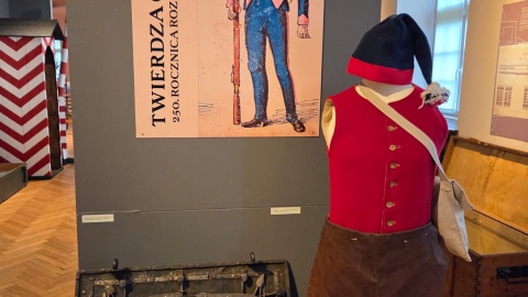 Powstała unikatowa jubileuszowa wystawa z historycznymi dokumentami, umundurowaniem, bronią i wystrojem wnętrza/fot. Marcin Doliński