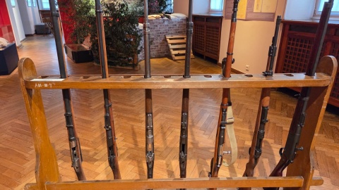 Powstała unikatowa jubileuszowa wystawa z historycznymi dokumentami, umundurowaniem, bronią i wystrojem wnętrza/fot. Marcin Doliński