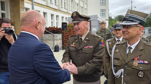 Województwo kujawsko-pomorskie uczciło 250. rocznicę niepodległości Stanów Zjednoczonych Ameryki uroczystościami przed Urzędem Marszałkowskim w Toruniu/Fot. Mariusz Luda