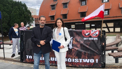 Z prawej Hanna Gutowska z bydgoskiego klubu Konfederacji/Ruch Narodowy/fot. Jarosław Wieprzycki
