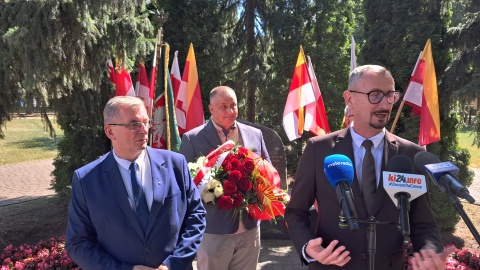 Przedstawiciele zarządu PSL w Inowrocławiu upamiętnili ofiary Rzezi Wołyńskiej /fot. Marcin Glapiak