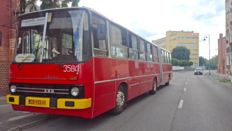 Odbył się też przejazd legendarnym Ikarusem /fot. Agnieszka Balik