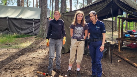 Podczas kontroli mundurowi sprawdzili m.in. warunki bezpieczeństwa panujące na obozie. / Fot. Materiały policji
