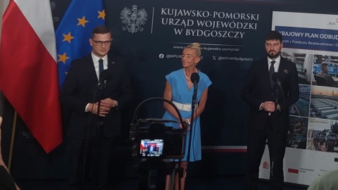 Od lewej: wojewoda Michał Sztybel, profesor Marta Postuła i wiceprezes zarządu spółki Chrobry Radosław Niedzielski/fot. Dorota Witt