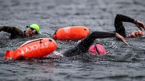 Pływacy z całego kraju stawili się na starcie imprezy 24H Bydgoszcz Open Water Swimming 2026. Ostatecznie ją odwołano/ Fot. Izabela Langner