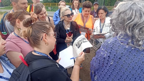 Miłośnicy kryminału rozwiązują intrygi razem z Katarzyną Puzyńską na Zlocie w Lipowie/ Fot. Monika Kaczyńska