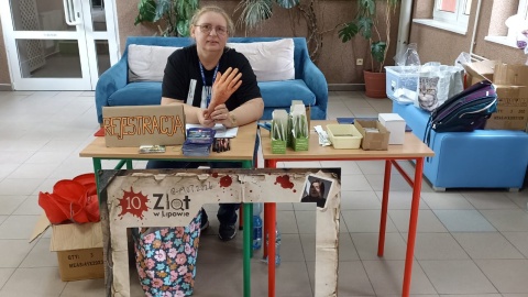 Miłośnicy kryminału rozwiązują intrygi razem z Katarzyną Puzyńską na Zlocie w Lipowie/ Fot. Monika Kaczyńska