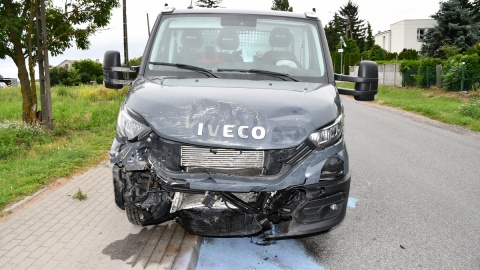 Zignorowanie znaku STOP i wymuszenie pierwszeństwa przejazdu doprowadziło do zderzenia dwóch pojazdów w miejscowości Nowa Wieś (gmina Piotrków Kujawski)/fot. KPP Radziejów