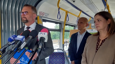 Bydgoszcz inwestuje w rozbudowę sieci torowisk oraz w nowoczesny tabor - konferencja prasowa w tramwaju/fot. Tatiana Adonis