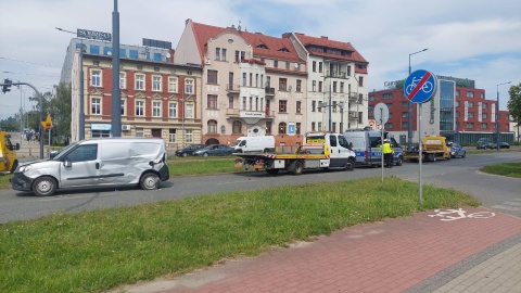 Autobus uderzył w samochody czekające na światłach. / Fot. Dorota Witt