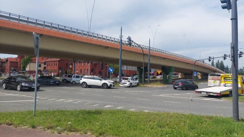 Autobus uderzył w samochody czekające na światłach. / Fot. Dorota Witt