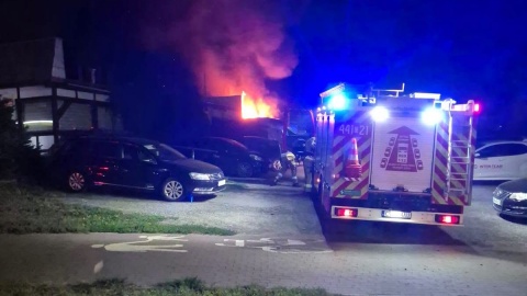 Nocna akcja w Grudziądzu. Strażacy walczyli z pożarem dachu/ Fot. KM PSP w Grudziądzu