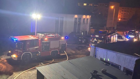 Nocna akcja w Grudziądzu. Strażacy walczyli z pożarem dachu/ Fot. KM PSP w Grudziądzu