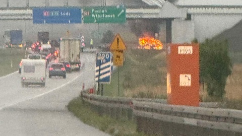 Pożar samochodu na A1 w Pikutkowie/ Fot. Nadesłane