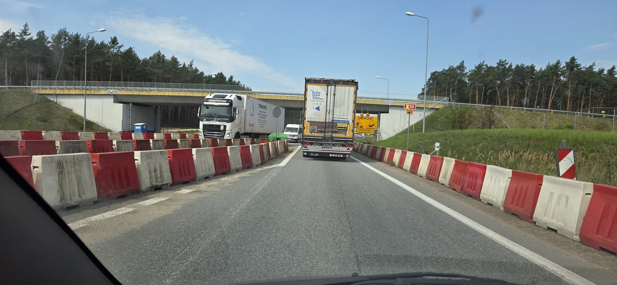 Remonty, korki i ogromny stres kierowców. Jak przetrwać podróż autostradą A1