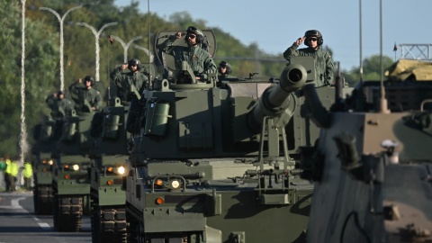Próba defilady na warszawskiej Wisłostradzie w ramach przygotowań do Święta Wojska Polskiego. Tegoroczne obchody odbędą się pod hasłem „Polska SAFE – Bezpieczna Polska”/fot. PAP/Piotr Nowak