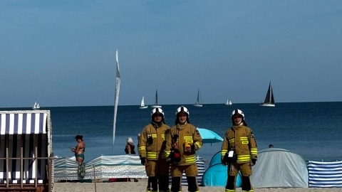 II Ogólnopolski Przemarsz Strażaków Plażą „Idziemy dla Kazika" to wyjątkowa akcja charytatywna, której celem jest wsparcie leczenia Kazika Sromka, chorującego na dystrofię mięśniową Duchenne’a syna strażaka OSP. Na starcie byli także strażacy z Pomorza i Kujaw/fot. nadesłane