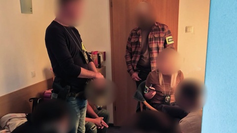 20 cudzoziemców zatrzymali funkcjonariusze Straży Granicznej podczas wspólnej akcji z policją w Gniewkowie i Ciechocinku/ Fot: Nadwiślański Oddział Straży Granicznej