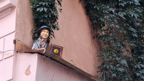 Mural, wystawa i ceramiczna rzeźba - tak Toruń świętował 130. rocznicę urodzin Lotte Jacobi jednej z najwybitniejszych fotografek XX wieku, urodzonej w Toruniu/fot. Iwona Muszytowska-Rzeszotek