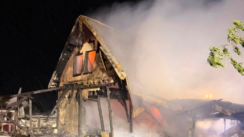 Pięć zastępów straży pożarnej gasiło pożar domu w Sicienku. /fot. OSP w Kruszynie