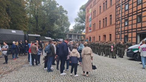 Na Wyspie Młyńskiej odbył się piknik z okazji święta 8. K-PBOT. /fot. Damian Klich